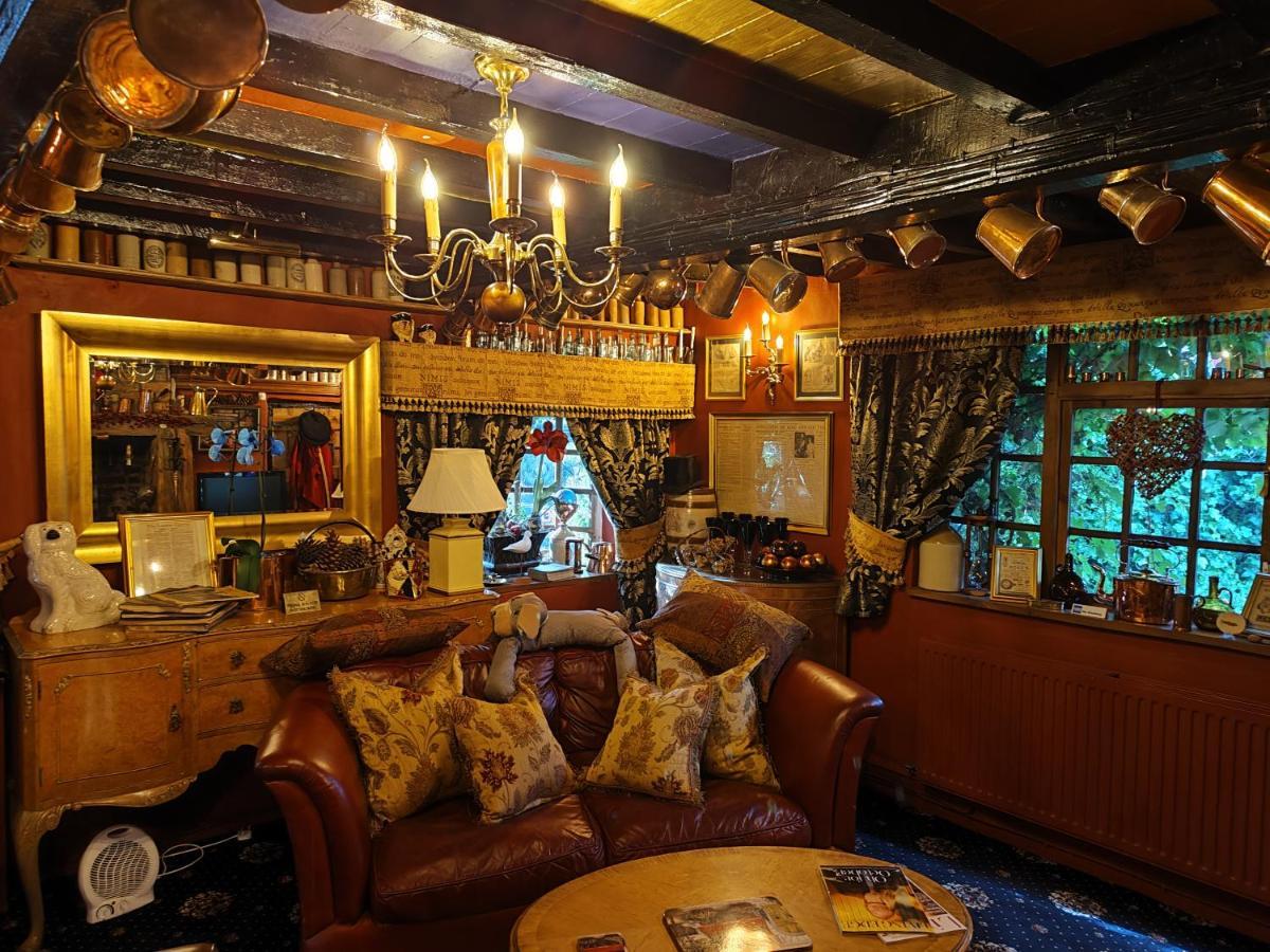 Wizards Thatch Luxury Suites 앨더리에지 외부 사진
