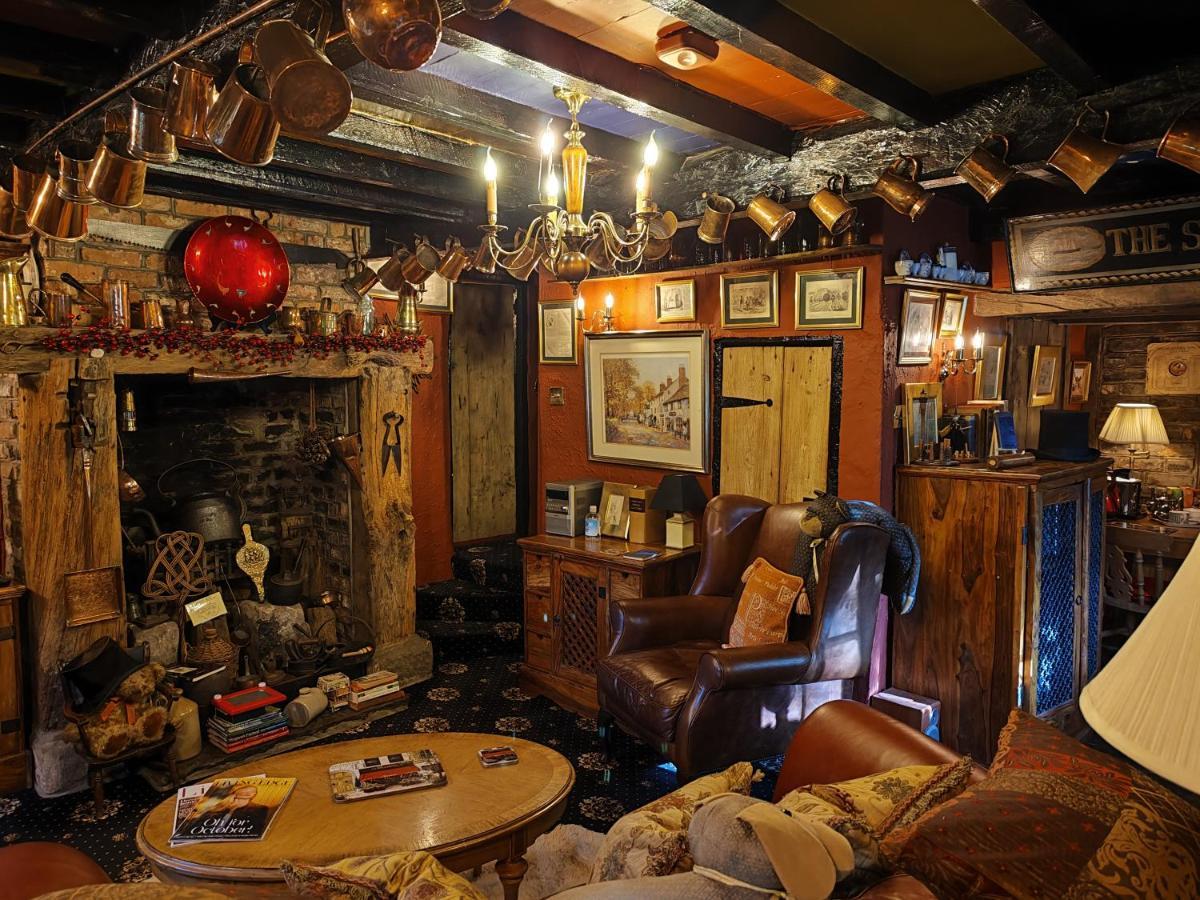 Wizards Thatch Luxury Suites 앨더리에지 외부 사진