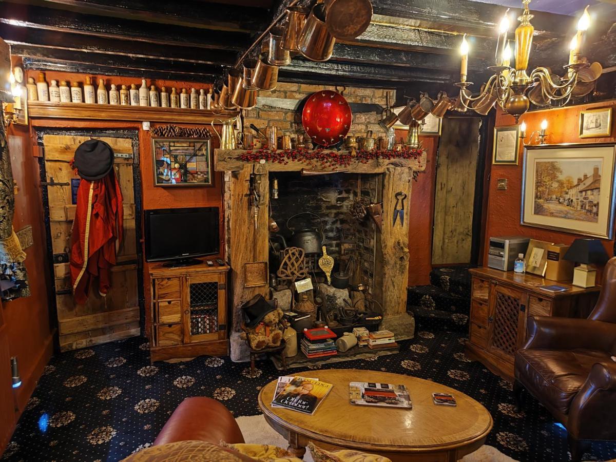 Wizards Thatch Luxury Suites 앨더리에지 외부 사진