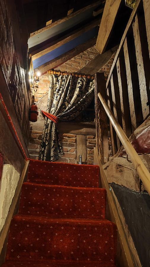 Wizards Thatch Luxury Suites 앨더리에지 외부 사진