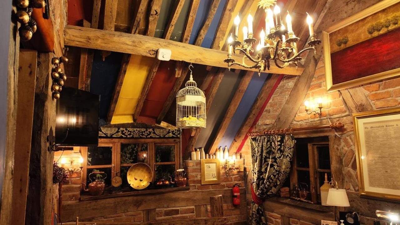 Wizards Thatch Luxury Suites 앨더리에지 외부 사진