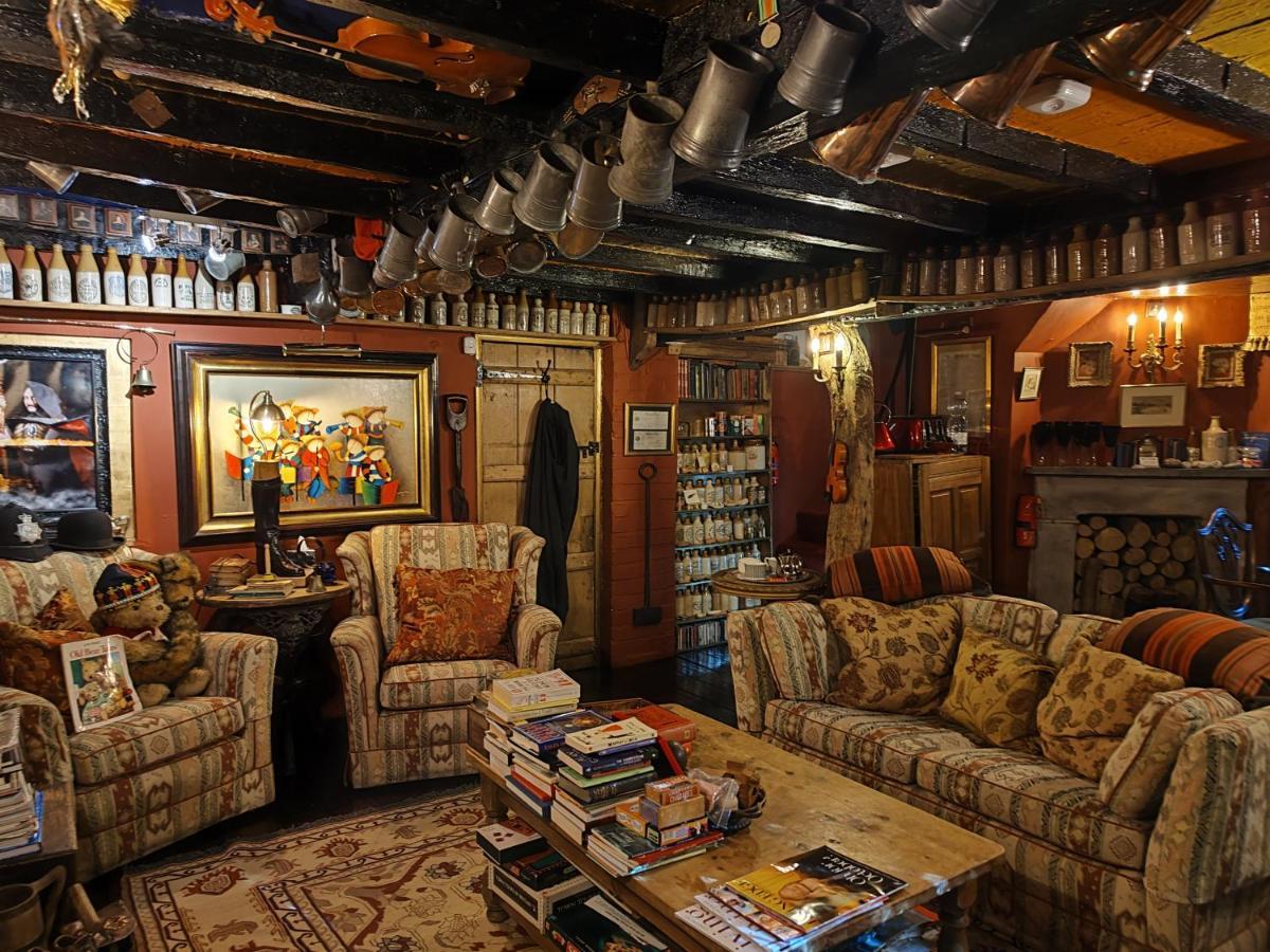 Wizards Thatch Luxury Suites 앨더리에지 외부 사진