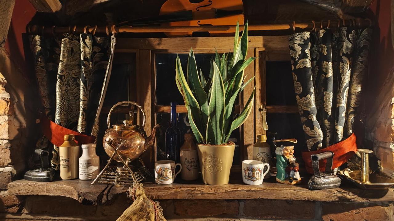 Wizards Thatch Luxury Suites 앨더리에지 외부 사진