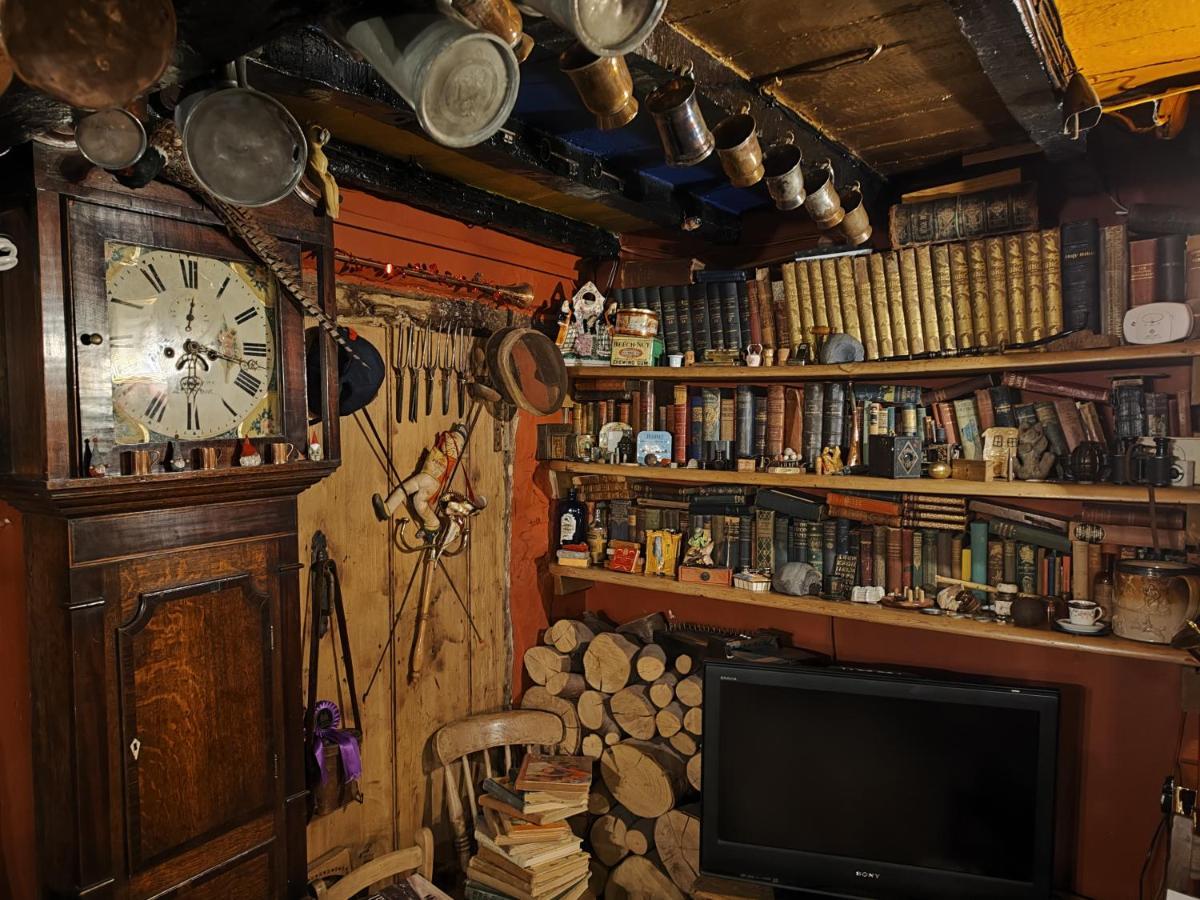 Wizards Thatch Luxury Suites 앨더리에지 외부 사진