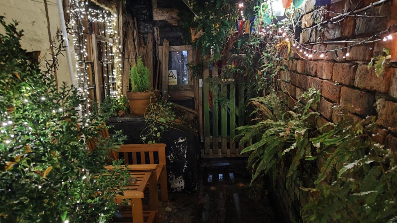Wizards Thatch Luxury Suites 앨더리에지 외부 사진
