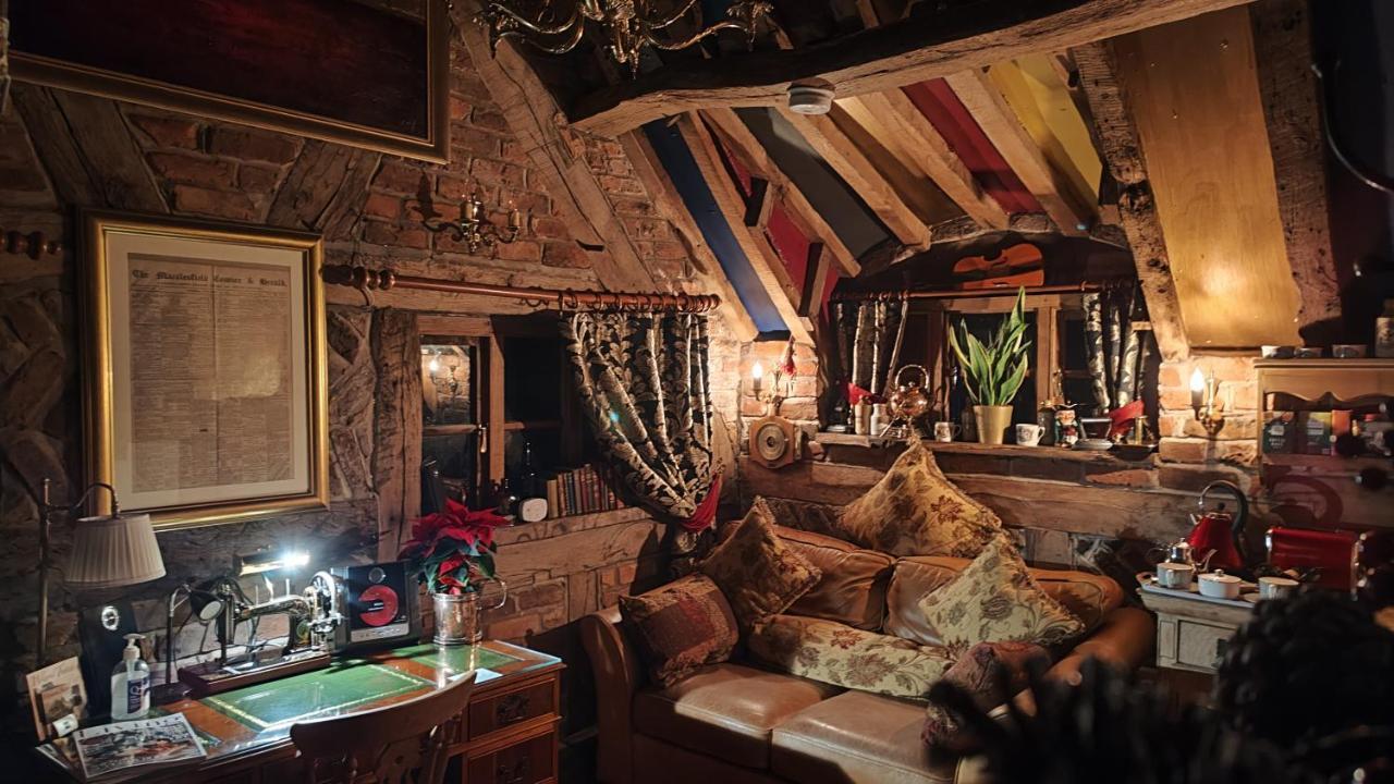 Wizards Thatch Luxury Suites 앨더리에지 외부 사진