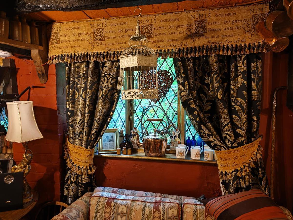 Wizards Thatch Luxury Suites 앨더리에지 외부 사진